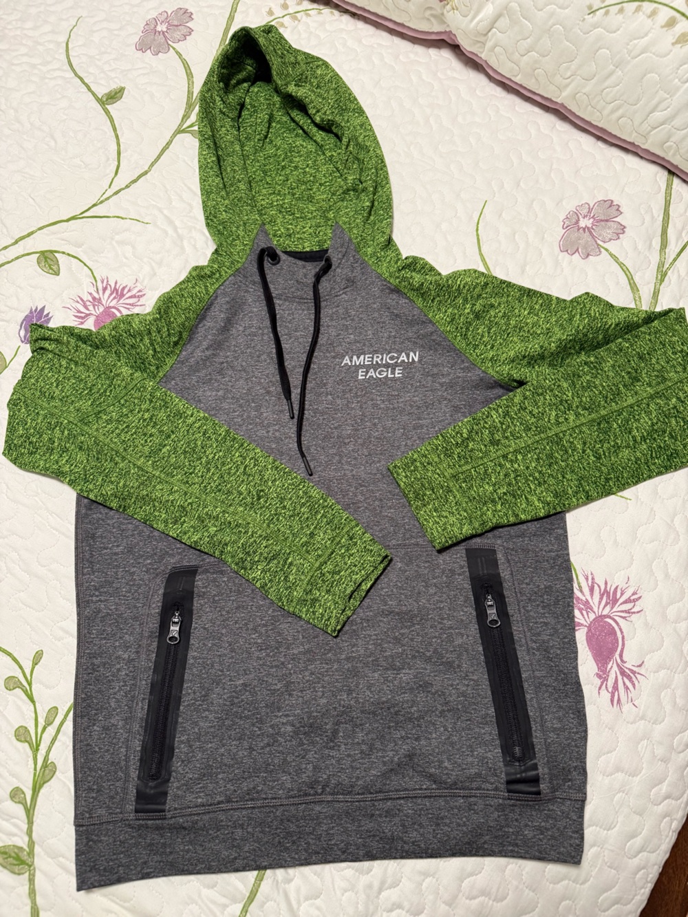 American Eagle Outfitters Green & Gray Flex Pullover Hoodie